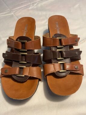 Minnetonka Tan Leather Slide Sandal